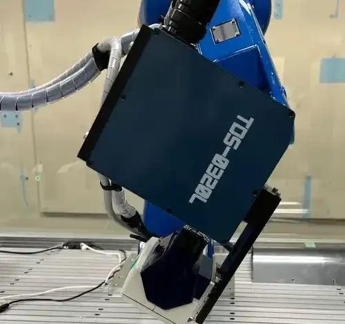 Pulstec's TDS-L scanning an item